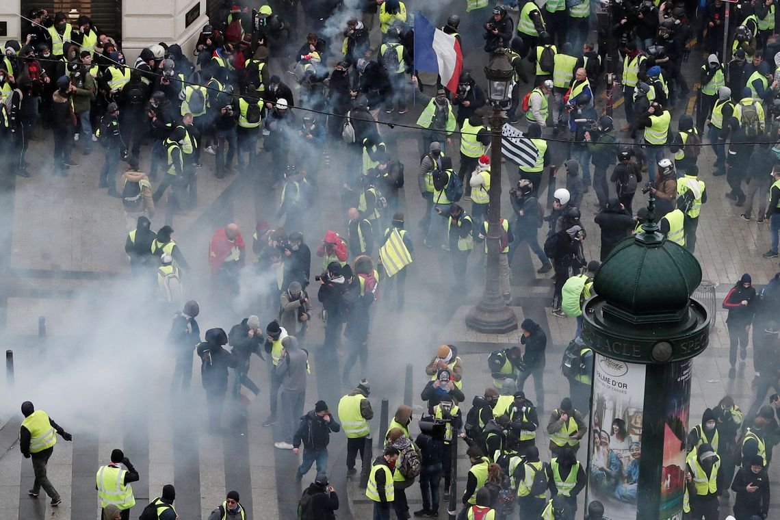 Polícia de Paris detém ao menos 278 para impedir atos violentos (Foto: REUTERS / Benoit Tessier) Polícia de Paris detém ao menos 278 para impedir atos violentos