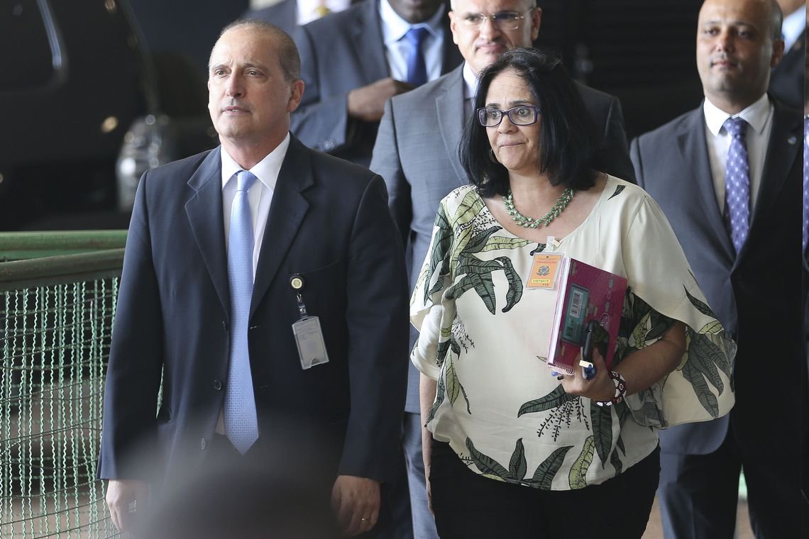 Há Damares que vem para o bem Há Damares que vem para o bem