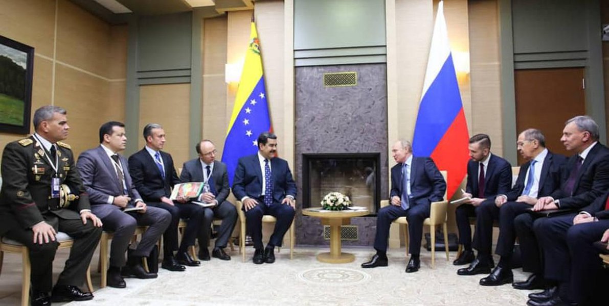 Na Rússia, Maduro recebe solidariedade de Vladimir Putin Na Rússia, Maduro recebe solidariedade de Vladimir Putin