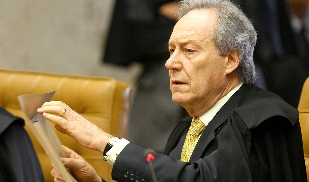 Lewandowski pede vista e julgamento virtual sobre segunda instância vai para o plenário do STF Lewandowski pede vista e julgamento virtual sobre segunda instância vai para o plenário do STF
