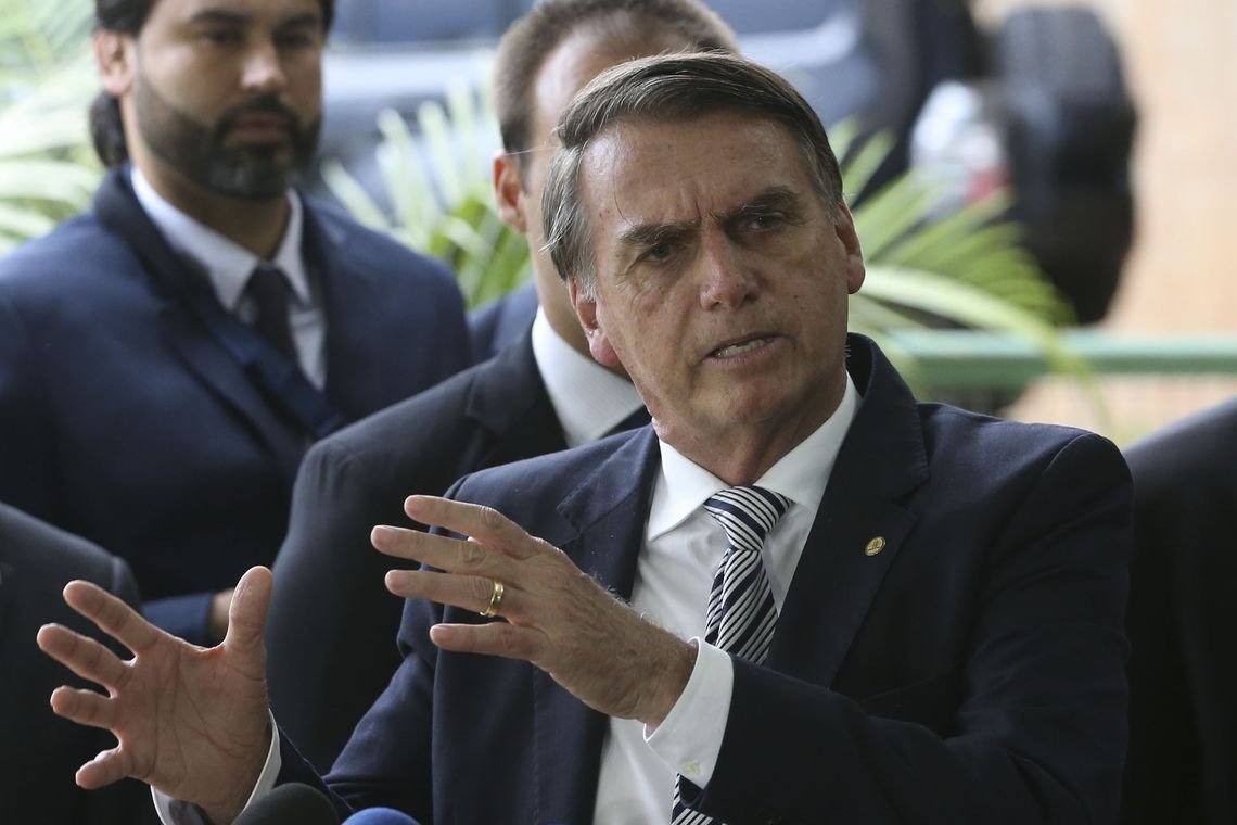 Te cuida, Bolsonaro, porque a lua-de-mel será curta Te cuida, Bolsonaro, porque a lua-de-mel será curta