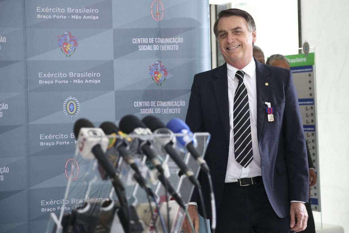 Bolsonaro ganha medalha que Ustra e outros torturadores também receberam www.brasil247.com - Bolsonaro ganha medalha que Ustra e outros torturadores também receberam