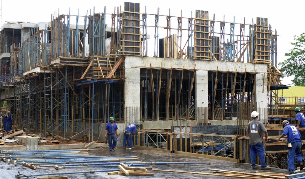 Câmara aprova projeto que aumenta multa para quem desiste de imóvel na planta (Foto: Antonio Cruz/Agência Brasil) Câmara aprova projeto que aumenta multa para quem desiste de imóvel na planta