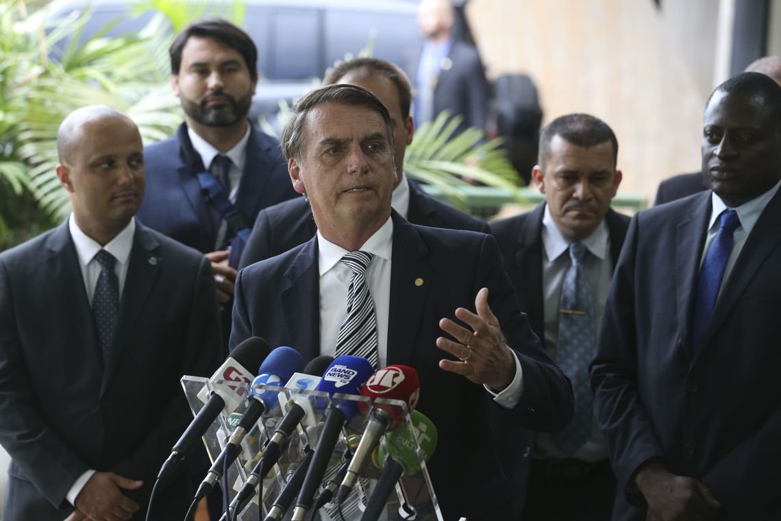 TSE rejeita cassar candidatura de Bolsonaro TSE rejeita cassar candidatura de Bolsonaro