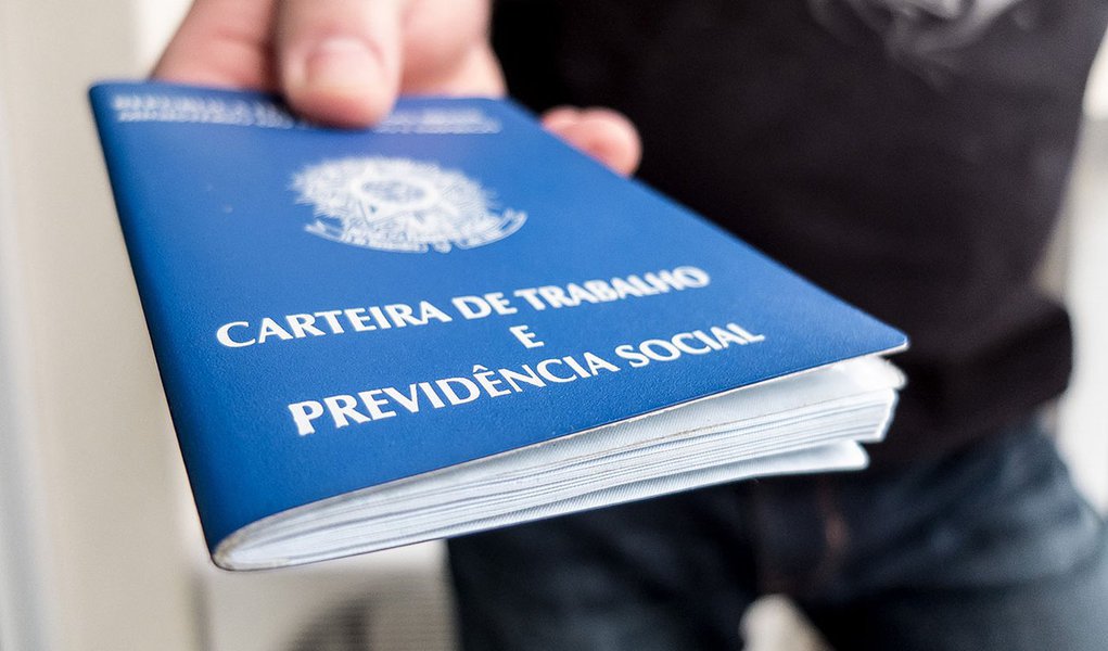 Taxa de desocupados subiu para 12,5% entre 2015 e 2017, diz IBGE (Foto: Rafael Neddermeyer/ Fotos Publicas) Taxa de desocupados subiu para 12,5% entre 2015 e 2017, diz IBGE