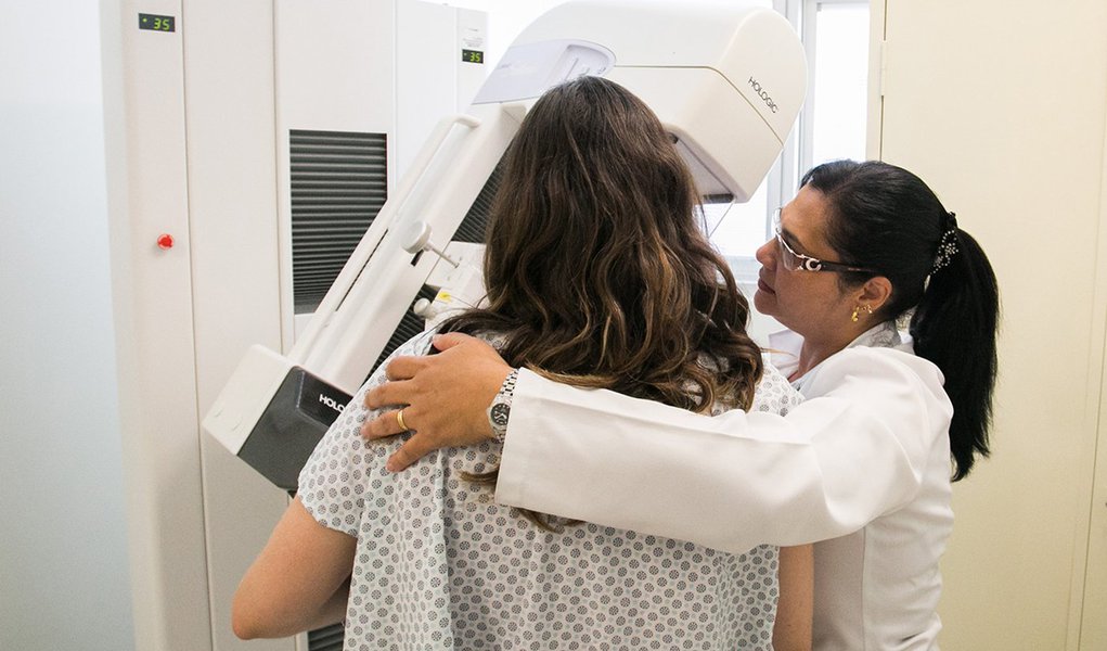 Câmara aprova cirurgia reparadora a mulheres que tiveram câncer de mama (Foto: Edson Lopes Jr/A2 FOTOGRAFIA) Câmara aprova cirurgia reparadora a mulheres que tiveram câncer de mama