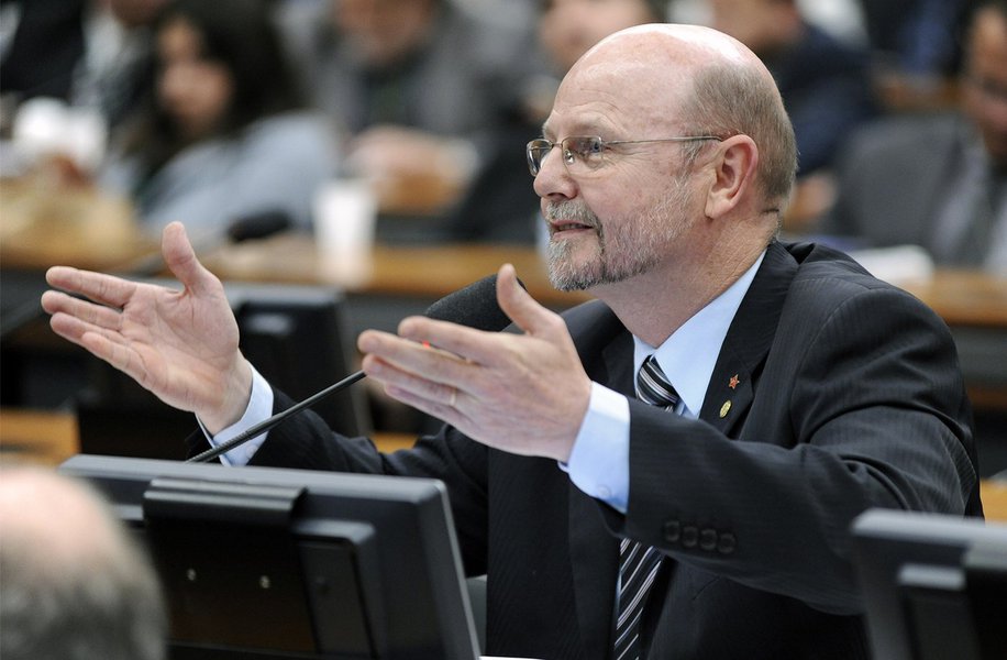 Discurso de privatização da Petrobras baseia-se em mentiras, diz deputado (Foto: LUIS MACEDO) Discurso de privatização da Petrobras baseia-se em mentiras, diz deputado