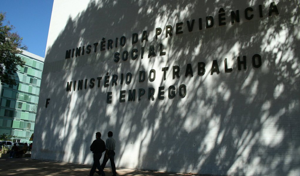 Fatiamento do MT mostra que alvo é o trabalhador, diz especialista (Foto: Bia Fanelli/Folhapress) Fatiamento do MT mostra que alvo é o trabalhador, diz especialista