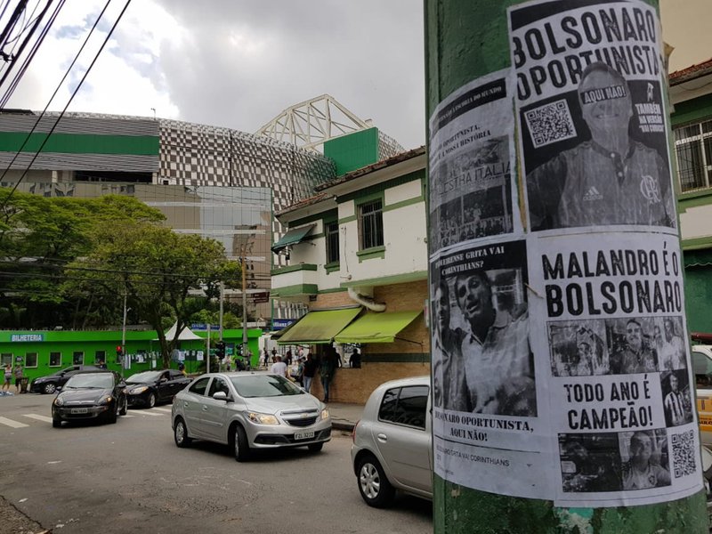 Bolsonaro viaja para ver jogo do Palmeiras e parte da torcida critica presença de eleito (Foto: Blog do Juca) Bolsonaro viaja para ver jogo do Palmeiras e parte da torcida critica presença de eleito