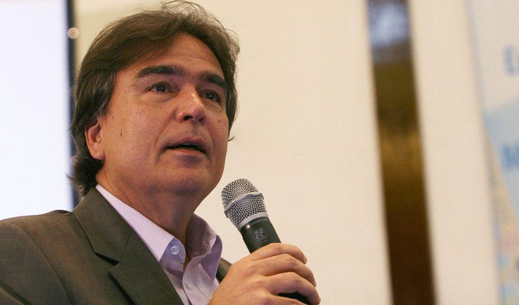 'Austeridade fiscal mata', adverte o ex-ministro José Temporão 'Austeridade fiscal mata', adverte o ex-ministro José Temporão