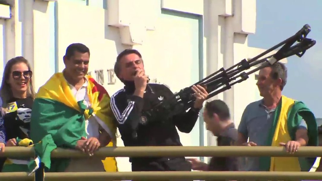 Morte, incêndios, ameaças e agressões no campo marcam ascensão eleitoral de Bolsonaro Morte, incêndios, ameaças e agressões no campo marcam ascensão eleitoral de Bolsonaro