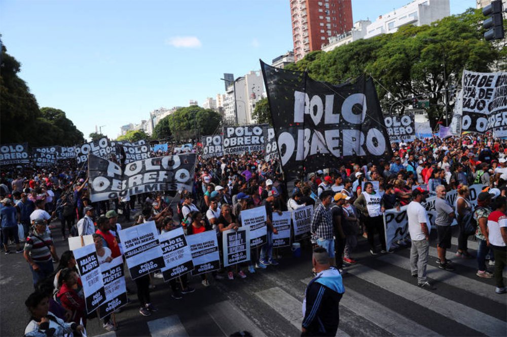 Milhares protestam contra Cúpula do G20 em uma Buenos Aires fortemente policiada (Foto: Reuters) Milhares protestam contra Cúpula do G20 em uma Buenos Aires fortemente policiada