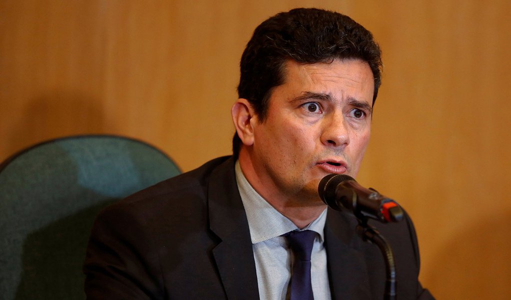 Moro vai investigar a origem de R$ 174,5 bilhões que foram regularizados (Foto: REUTERS/Daniel Derevecki) Moro vai investigar a origem de R$ 174,5 bilhões que foram regularizados