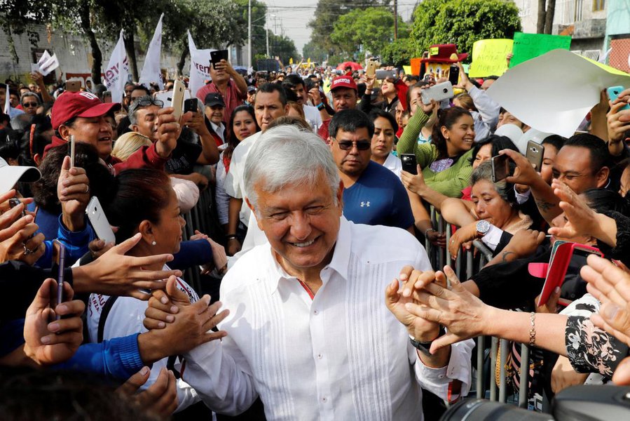 Obrador homenageia Jesus e Che Guevara (Foto: REUTERS/Carlos Jasso) Obrador homenageia Jesus e Che Guevara