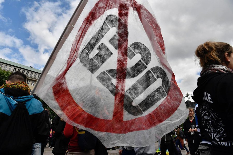 Manifestantes protestam em Montevidéu contra o G20 Manifestantes protestam em Montevidéu contra o G20