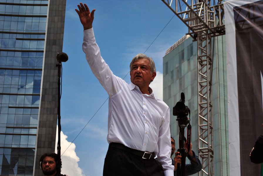 Primeiro presidente de esquerda toma posse no México Primeiro presidente de esquerda toma posse no México