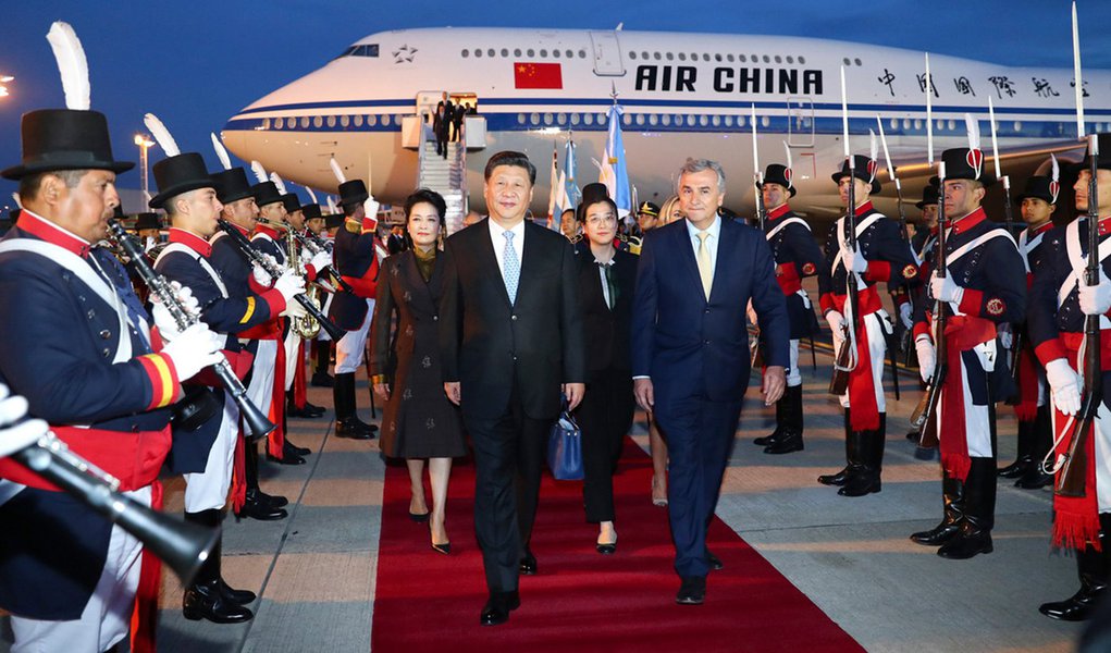 Presidente chinês chega à Argentina para cúpula do G20 e visita de Estado Presidente chinês chega à Argentina para cúpula do G20 e visita de Estado