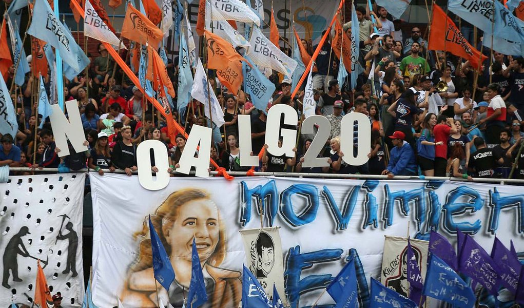 G20: Buenos Aires vive caos entre blindagem militar e protestos sociais G20: Buenos Aires vive caos entre blindagem militar e protestos sociais