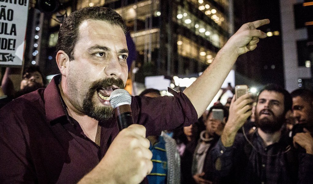Boulos: Bolsonaro posta pornografia mas esconde dados sobre a reforma da Previdência (Foto: Mídia NINJA) Boulos: Bolsonaro posta pornografia mas esconde dados sobre a reforma da Previdência