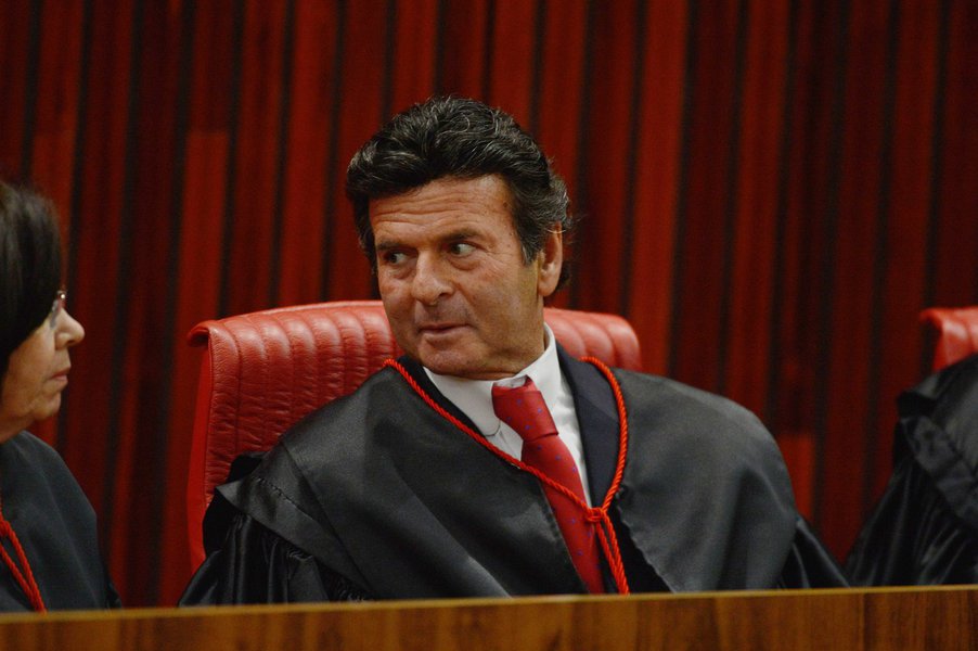 Luiz Fux agoniza na própria insignificância (Foto: Fabio Rodrigues Pozzebom/ Agência Brasil) Luiz Fux agoniza na própria insignificância