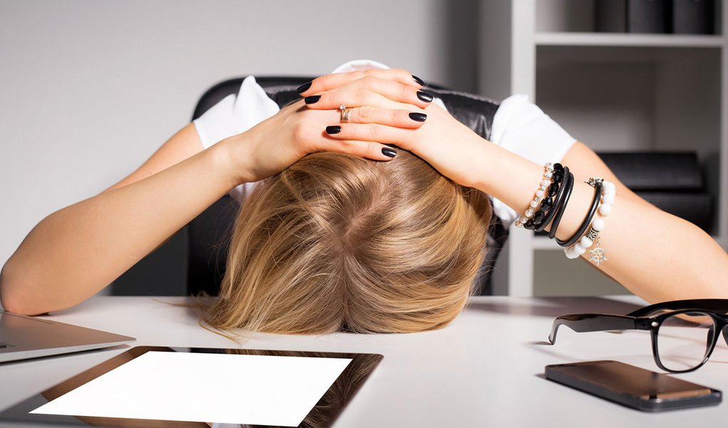 Crise afeta saúde mental e eleva número de pedidos de afastamento do trabalho Crise afeta saúde mental e eleva número de pedidos de afastamento do trabalho