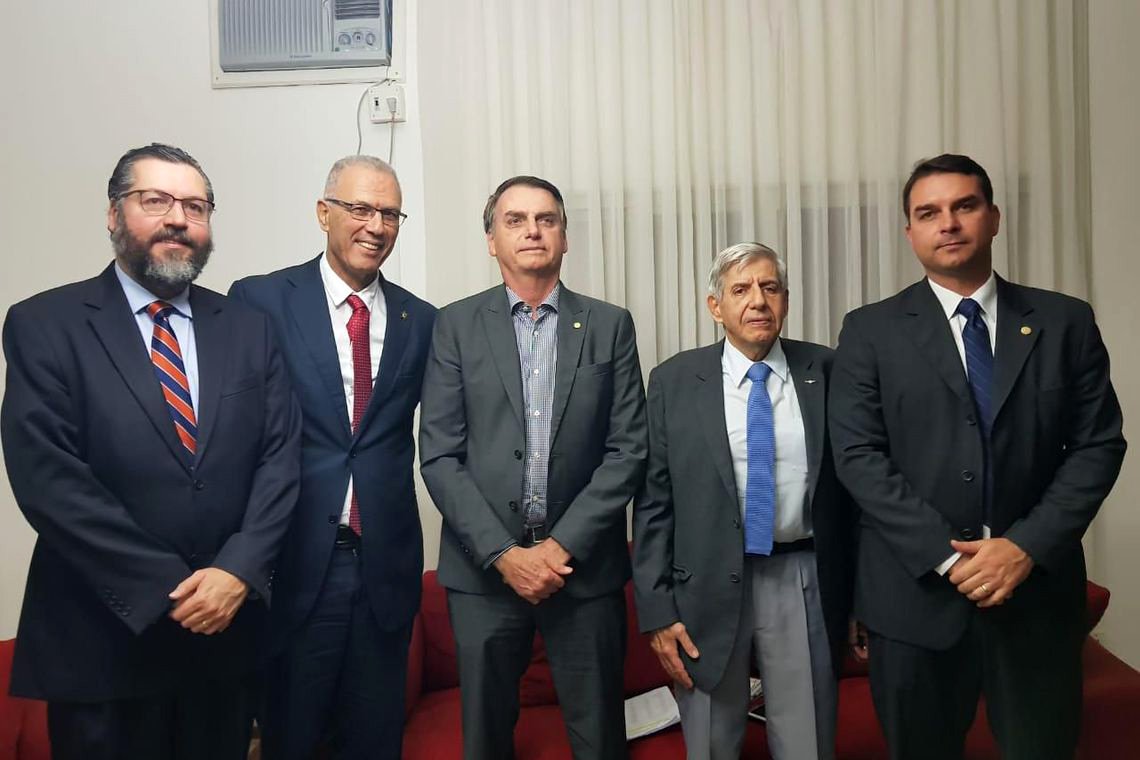 Bolsonaro se reúne com embaixador de Israel pela segunda vez (Foto: Assessoria de Comunicação Bolsonaro) Bolsonaro se reúne com embaixador de Israel pela segunda vez