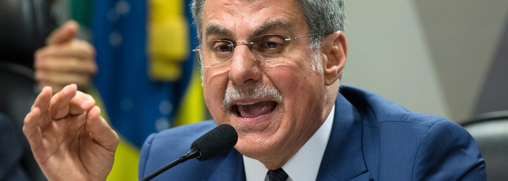 Jucá volta ao Congresso para entregar o pré-sal Jucá volta ao Congresso para entregar o pré-sal