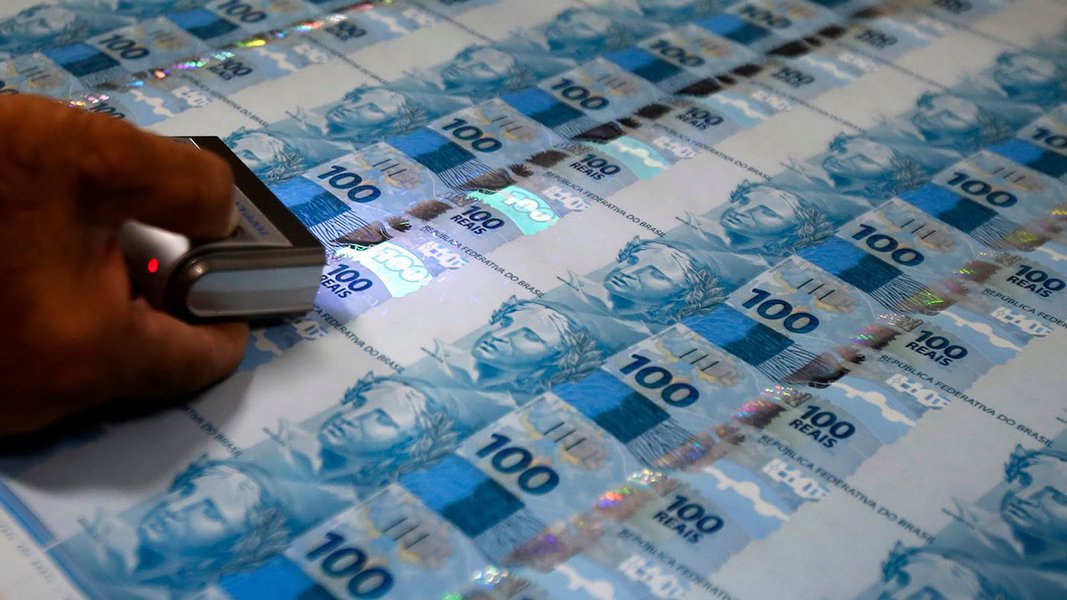 Arrecadação federal sobe 4,12% em outubro e vai a R$ 131,8 bi Arrecadação federal sobe 4,12% em outubro e vai a R$ 131,8 bi