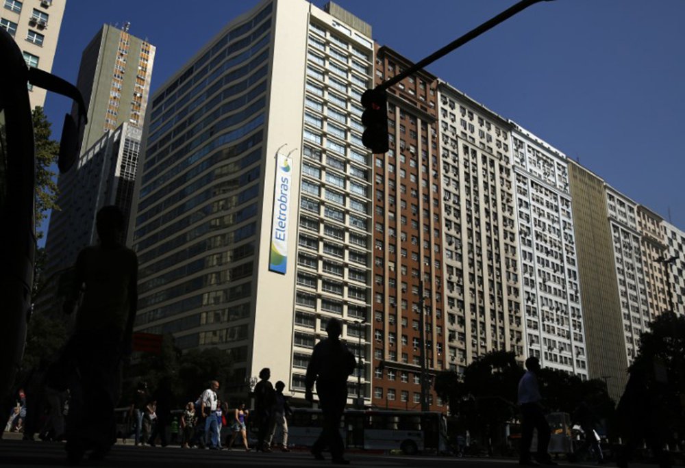 Após decisão judicial, Eletrobras diz que deve seguir com leilão de distribuidoras (Foto: REUTERS/Pilar Olivares) Após decisão judicial, Eletrobras diz que deve seguir com leilão de distribuidoras