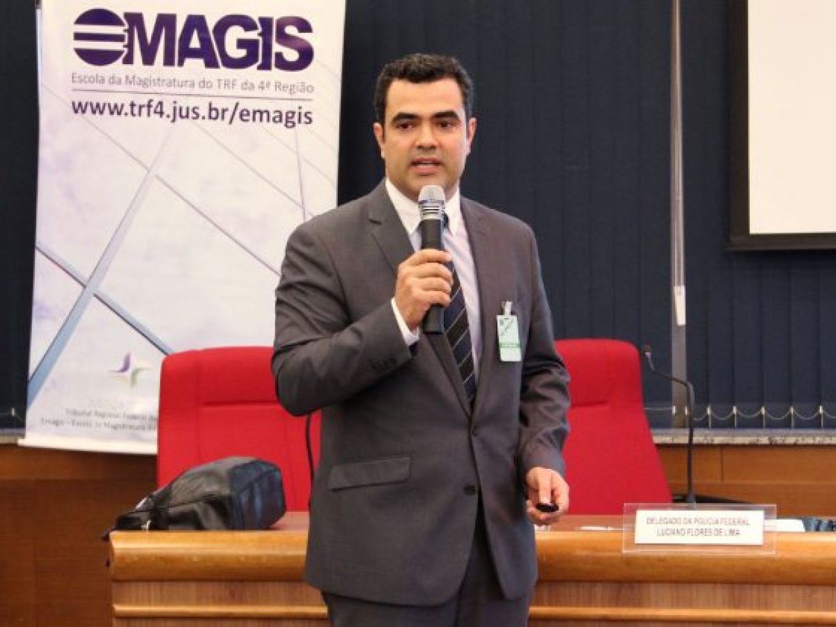 Luciano Flores assume comando da PF no berço da Lava Jato Luciano Flores assume comando da PF no berço da Lava Jato