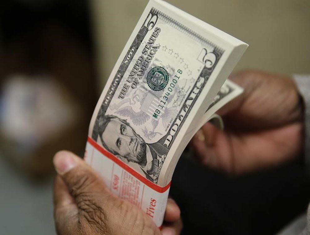 Dólar tem maior alta em mais de 5 meses e passa de R$ 3,90 (Foto: REUTERS/Gary Cameron) Dólar tem maior alta em mais de 5 meses e passa de R$ 3,90