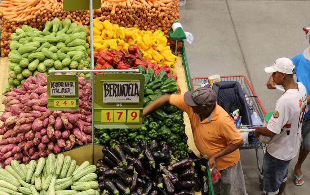 Mercado reduz expectativa de inflação para 3,94% em 2018 (Foto: © Paulo Whitaker / Reuters) Mercado reduz expectativa de inflação para 3,94% em 2018