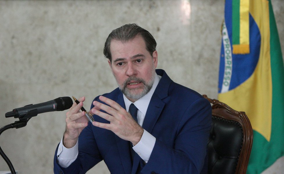 Em guerra institucional, Toffoli é alvo de críticas de advogados e juristas Em guerra institucional, Toffoli é alvo de críticas de advogados e juristas