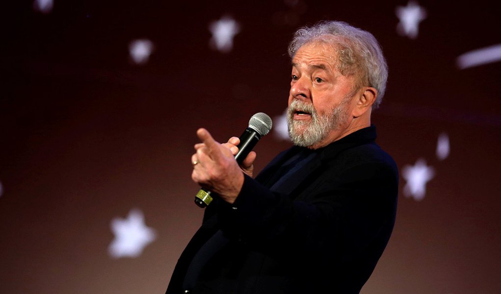 Tijolaço: O que se perdeu com dois meses de Lula preso, e o que ninguém ganhou (Foto: REUTERS/Ueslei Marcelino) Tijolaço: O que se perdeu com dois meses de Lula preso, e o que ninguém ganhou