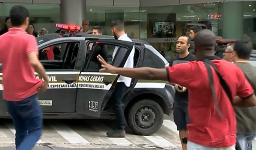 Policiais de Minas envolvidos em tiroteio com paulistas são presos Policiais de Minas envolvidos em tiroteio com paulistas são presos
