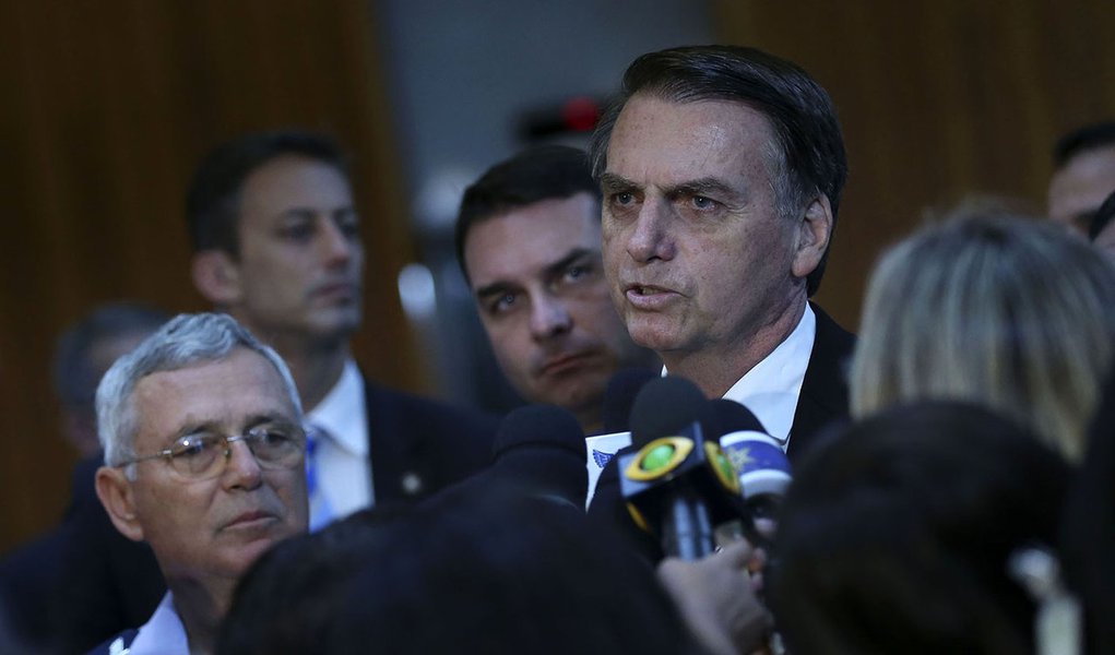 Bolsonaro agora ameaça independência do Enem (Foto: José Cruz/Agência Brasil) Bolsonaro agora ameaça independência do Enem