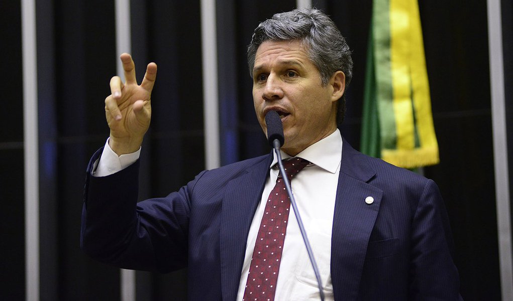 Paulo Teixeira: nunca antes um cidadão recebeu dois HCs e continuou preso (Foto: Gustavo Lima - Câmara dos Deputados) Paulo Teixeira: nunca antes um cidadão recebeu dois HCs e continuou preso