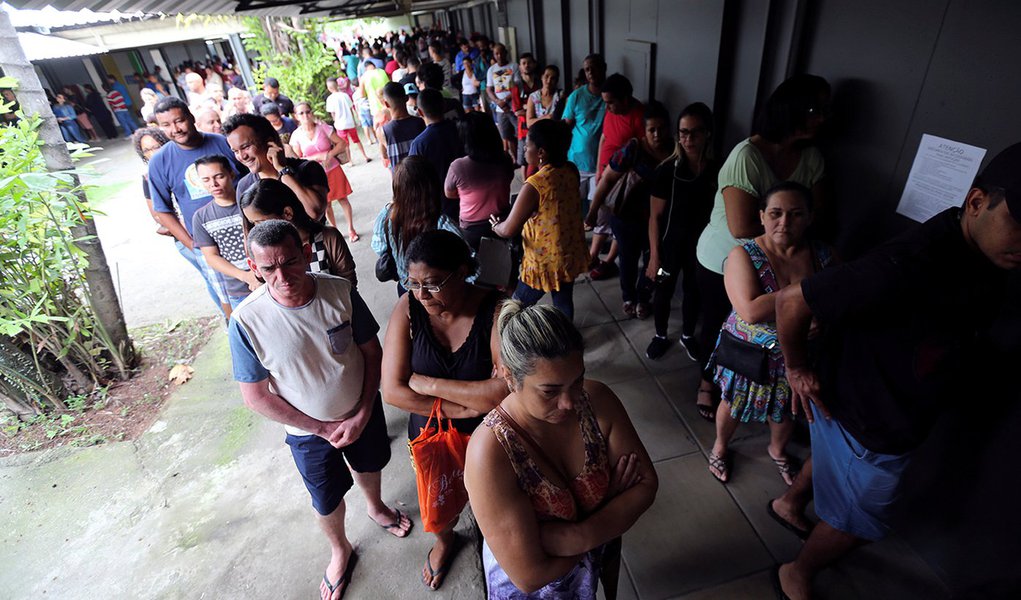 Mais de 300 candidatos ainda não prestaram contas (Foto: REUTERS/Sergio Moraes) Mais de 300 candidatos ainda não prestaram contas