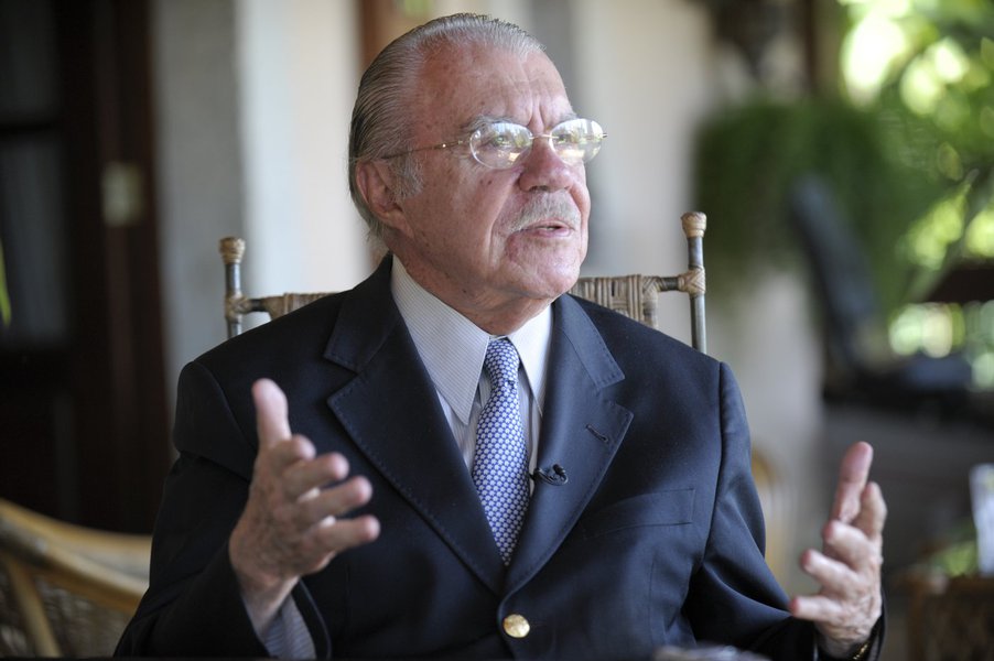 Sarney: 'estão matando nossa democracia' (Foto: Jefferson Rudy - Agência Senado) Sarney: 'estão matando nossa democracia'