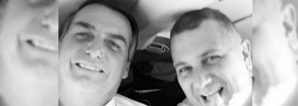 Assessor de Bolsonaro ofende jornalistas após vitória Assessor de Bolsonaro ofende jornalistas após vitória