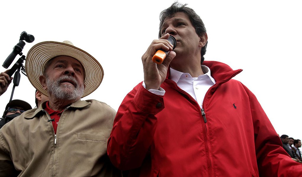 Haddad surge como liderança de primeira linha com aval de Lula Haddad surge como liderança de primeira linha com aval de Lula