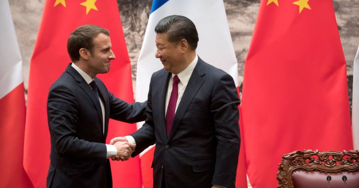 Presidentes da China e França comemoram parceria no lançamento de satélite Presidentes da China e França comemoram parceria no lançamento de satélite