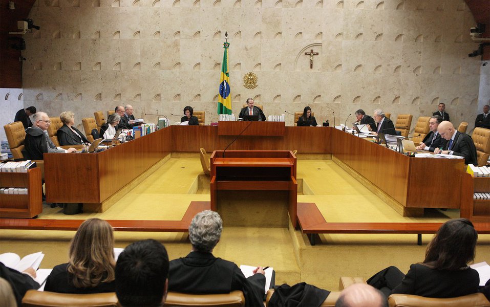 Maioria do STF mantém suspensão de ações policiais nas universidades Maioria do STF mantém suspensão de ações policiais nas universidades