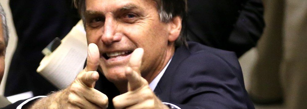 Vende-se uma arma Vende-se uma arma