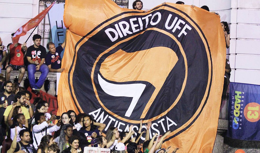 Temos juíza em Florianópolis! Temos juíza em Florianópolis!