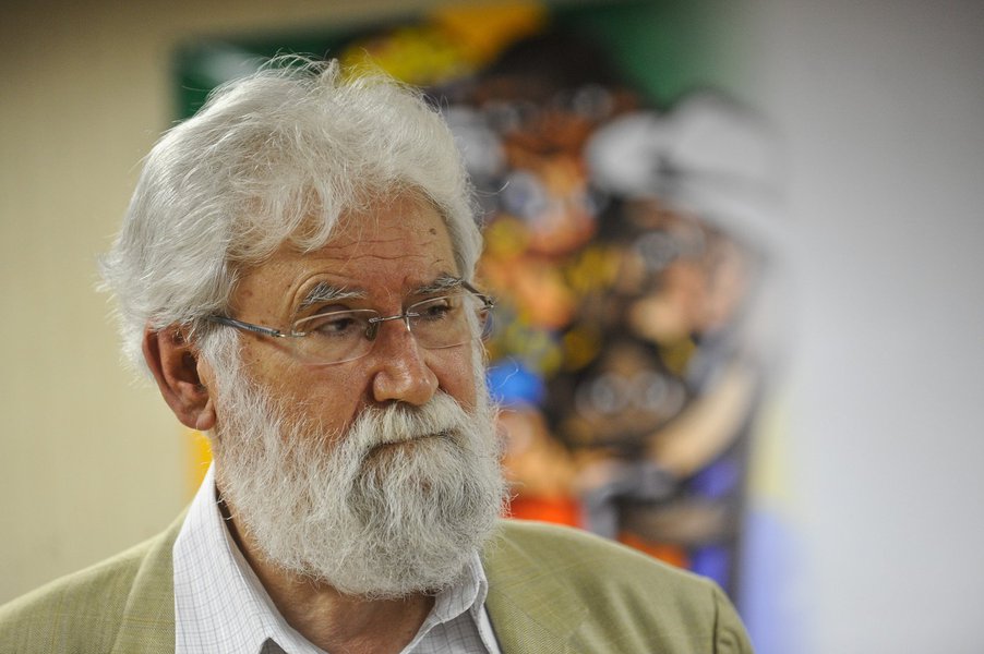 Boff manda recado aos mais pobres: não votem no opressor de vocês (Foto: Wilson Dias / Agência Brasil) Boff manda recado aos mais pobres: não votem no opressor de vocês
