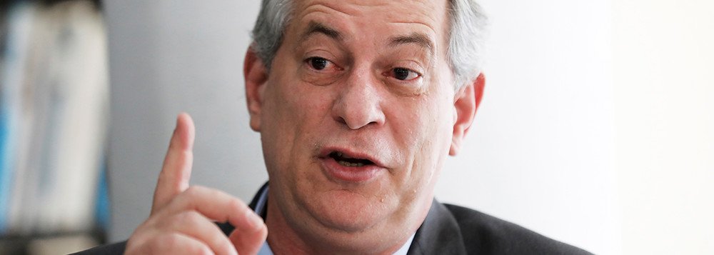 Tijolaço: omissão de Ciro é um tiro no pé e ele sai menor para 2022 (Foto: Nacho Doce - Reuters) Tijolaço: omissão de Ciro é um tiro no pé e ele sai menor para 2022