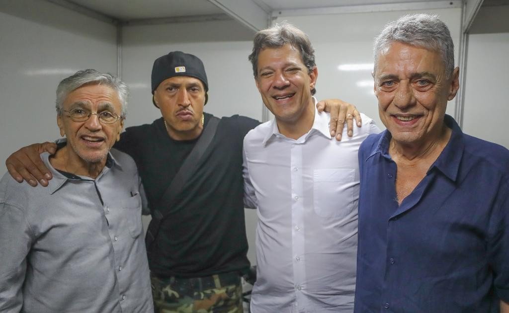“Pelo direito de divergir e ser respeitado”, diz Mano Brown em foto de Haddad “Pelo direito de divergir e ser respeitado”, diz Mano Brown em foto de Haddad