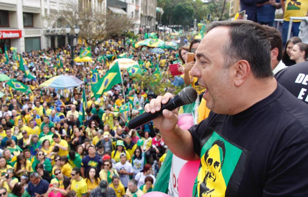 'Farei de novo', diz deputado que usou cota parlamentar para bancar fake news pró-Bolsonaro (Foto: Wallace Machado/Reprodução/Facebook) www.brasil247.com - 'Farei de novo', diz deputado que usou cota parlamentar para bancar fake news pró-Bolsonaro