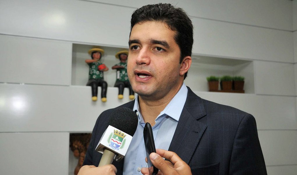 Rui silencia sobre uso da Prefeitura na campanha de Bolsonaro (Foto: Marco Antônio/SECOM) Rui silencia sobre uso da Prefeitura na campanha de Bolsonaro